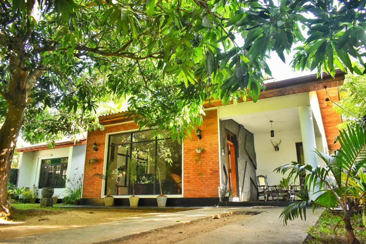 Leisure House Safari Lägenhet Udawalawe Exteriör bild
