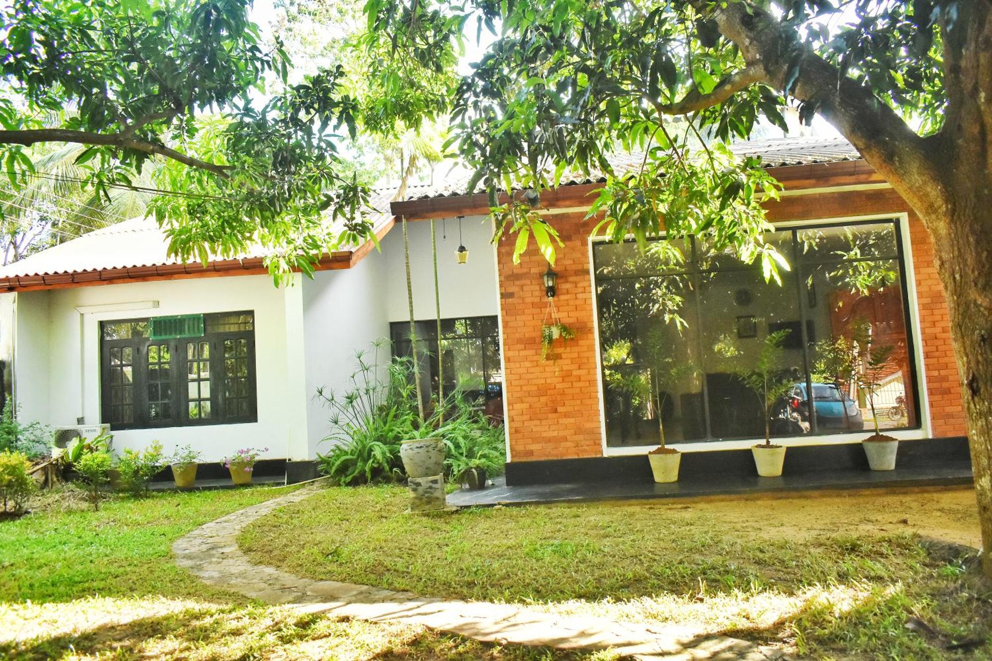 Leisure House Safari Lägenhet Udawalawe Exteriör bild